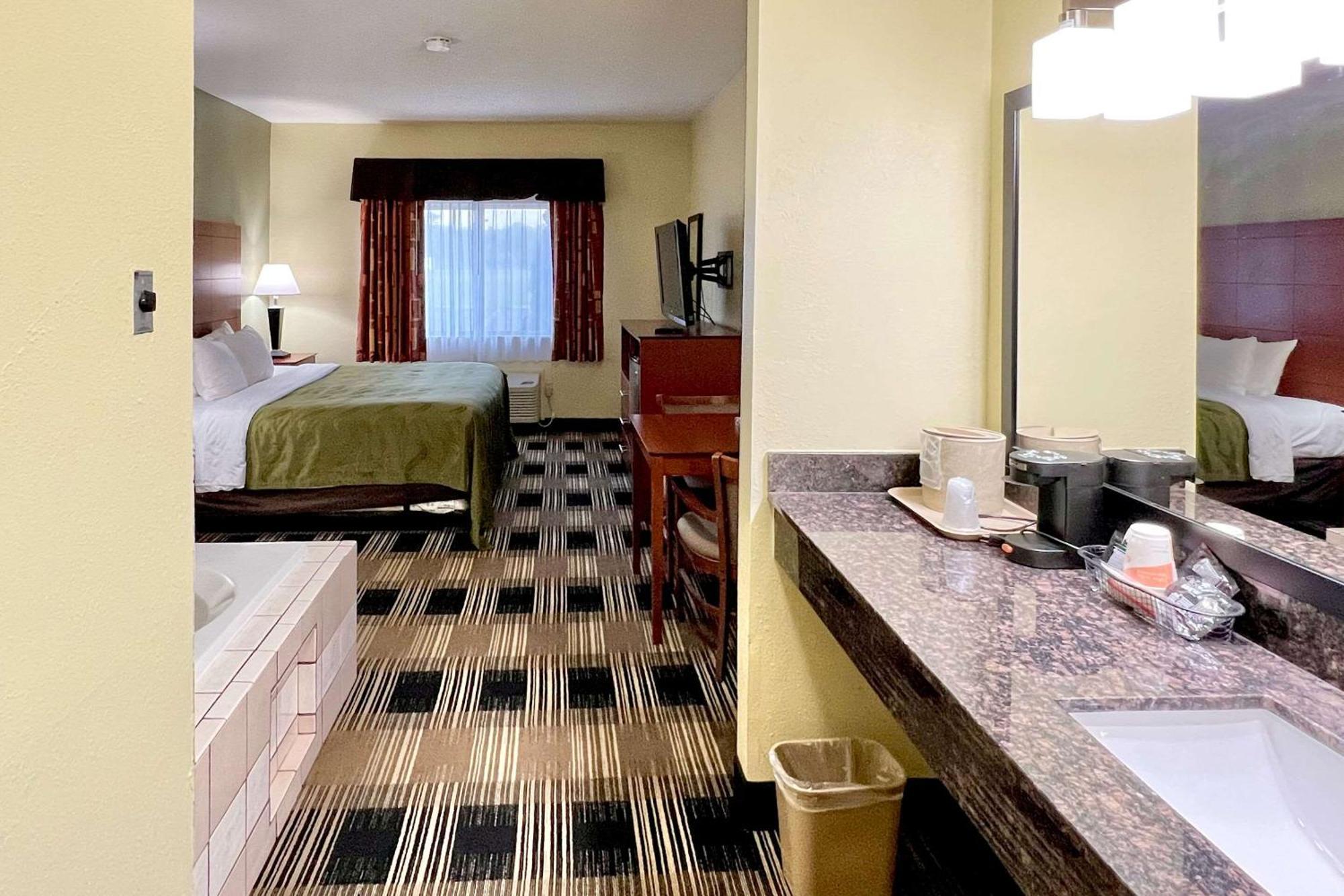 Quality Inn & Suites Wisconsin Dells Downtown - Waterparks Area מראה חיצוני תמונה