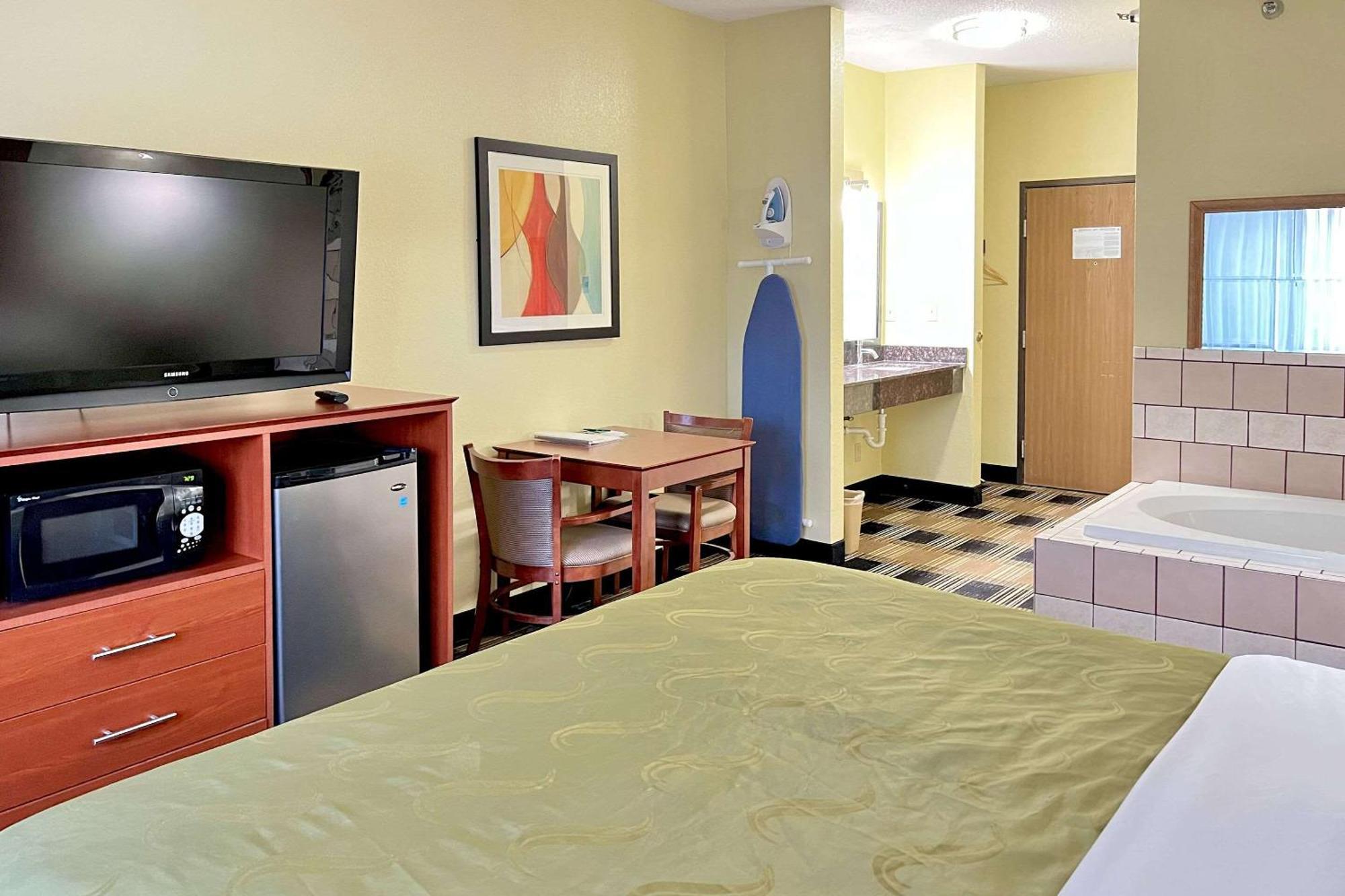 Quality Inn & Suites Wisconsin Dells Downtown - Waterparks Area מראה חיצוני תמונה